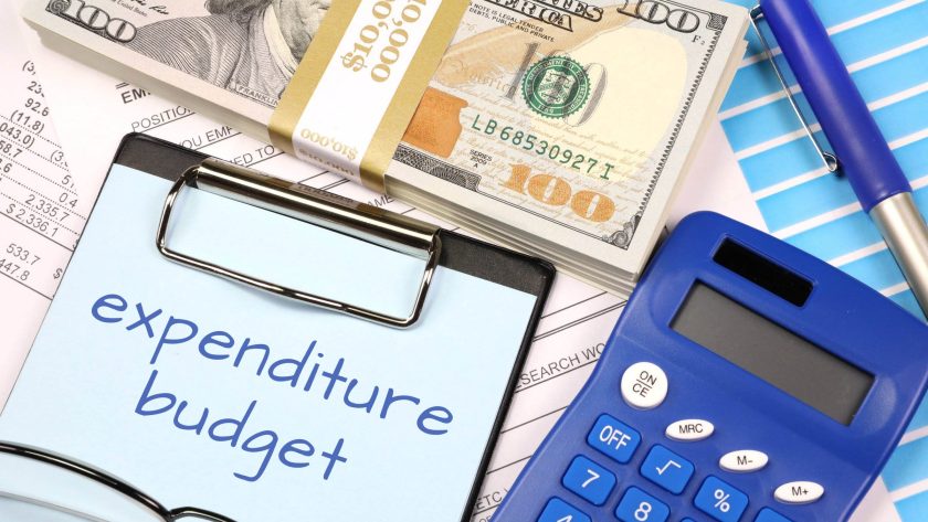 Gestion du budget : conseils pour économiser et investir intelligemment